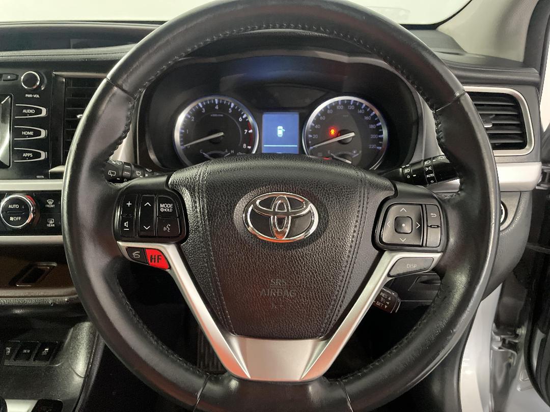 Photo '28' of Toyota Highlander