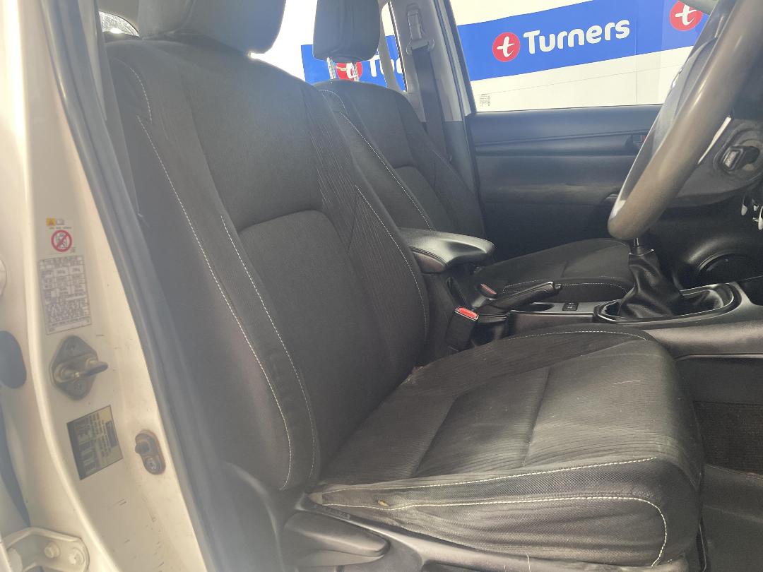 Photo '16' of Toyota Hilux Photo '16' of Toyota Hilux