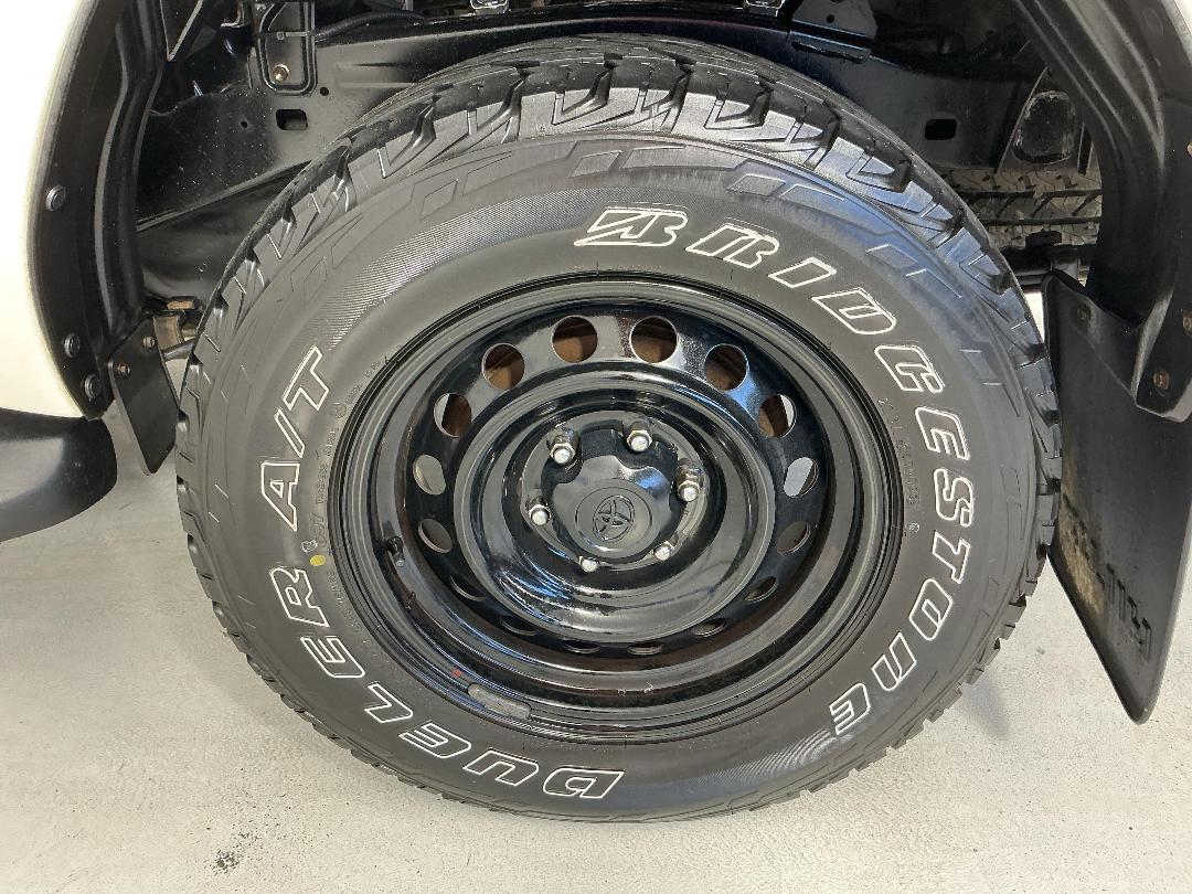 Photo '11' of Toyota Hilux