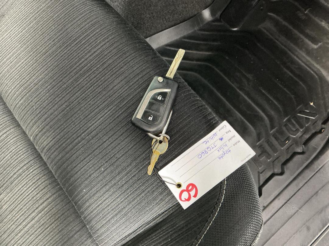 Photo '22' of Toyota Hilux