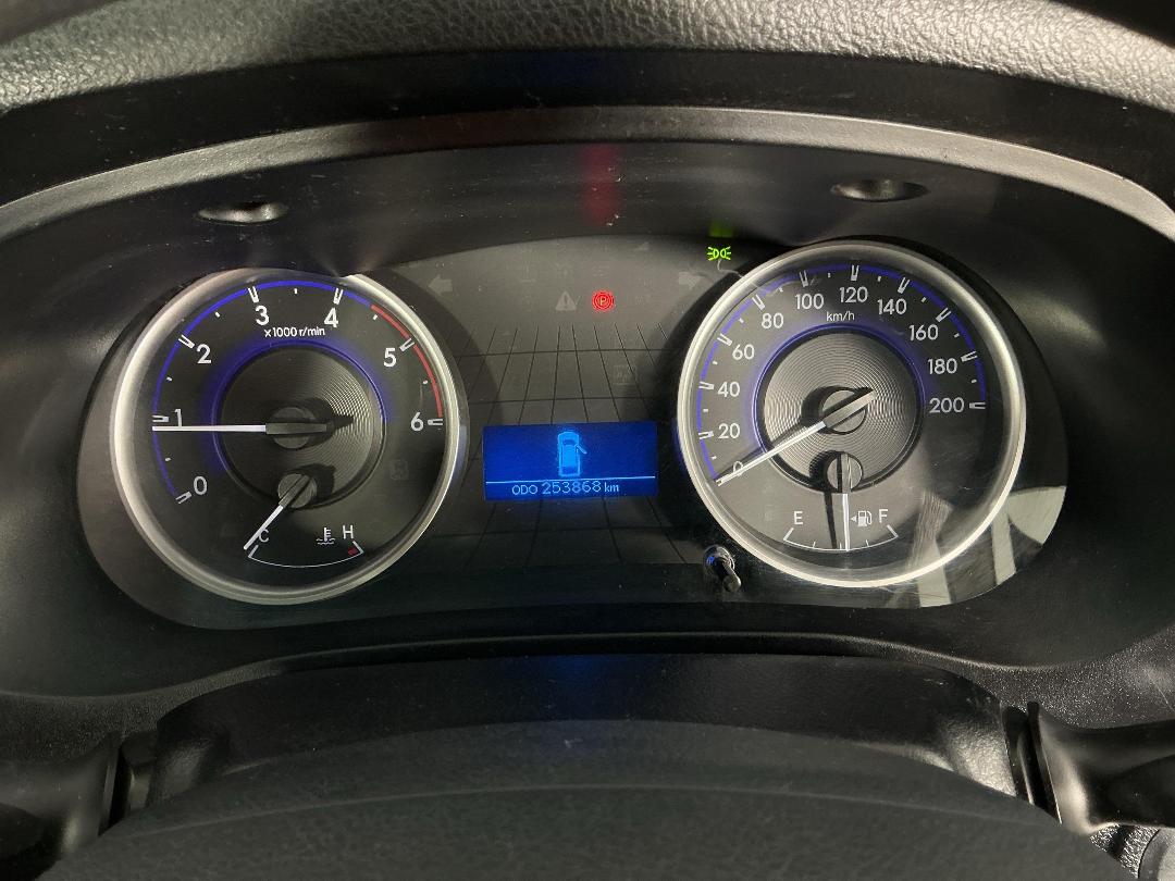 Photo '21' of Toyota Hilux