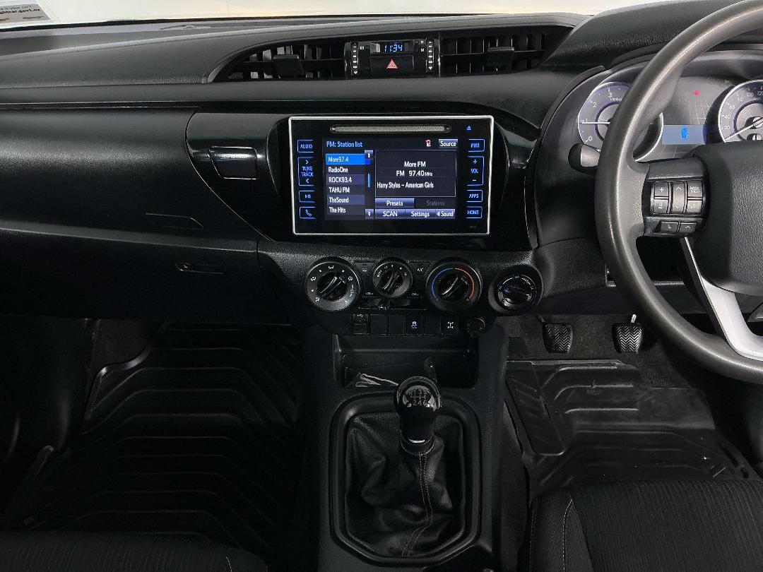 Photo '18' of Toyota Hilux