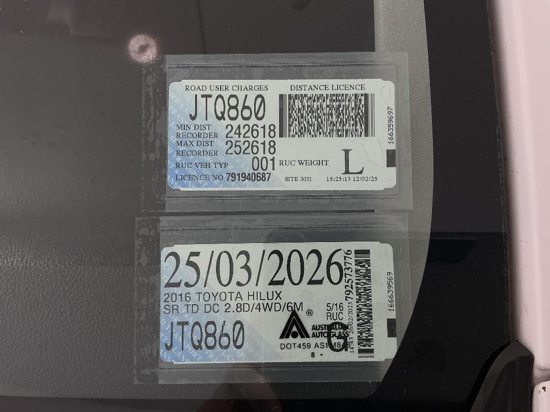 Photo '27' of Toyota Hilux