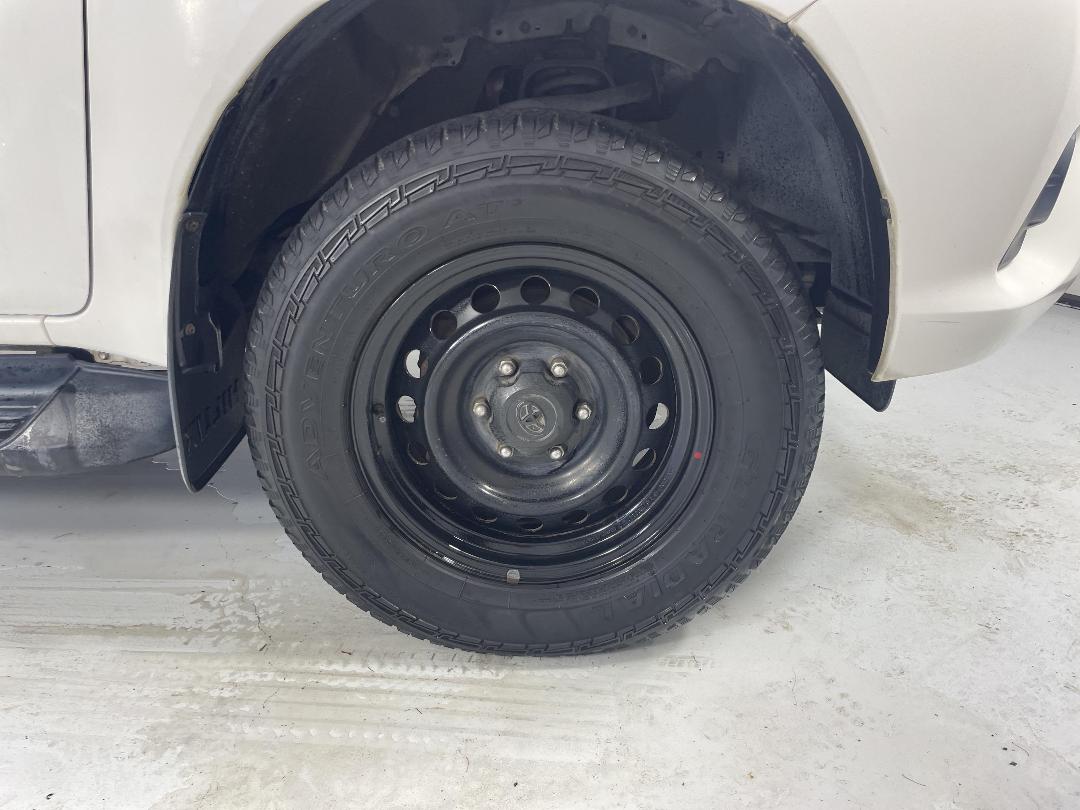 Photo '9' of Toyota Hilux