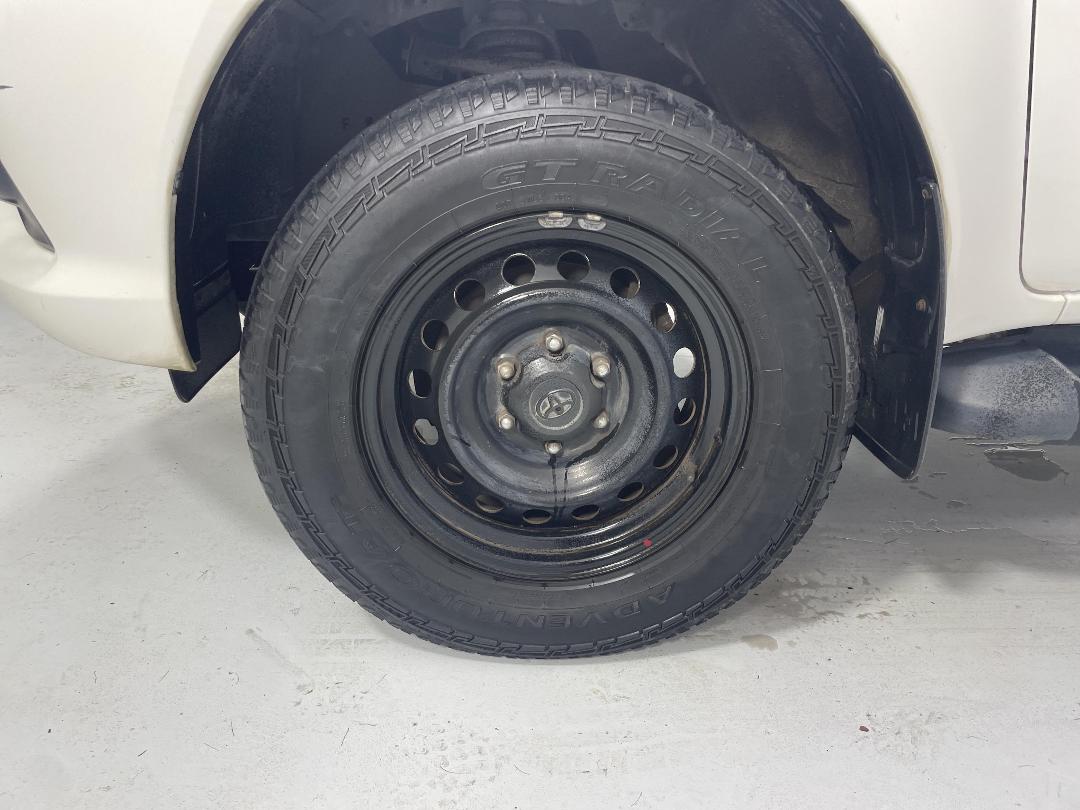 Photo '10' of Toyota Hilux