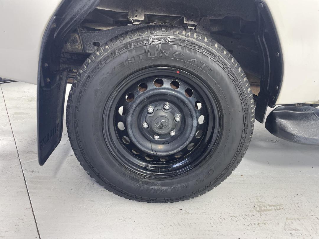 Photo '12' of Toyota Hilux