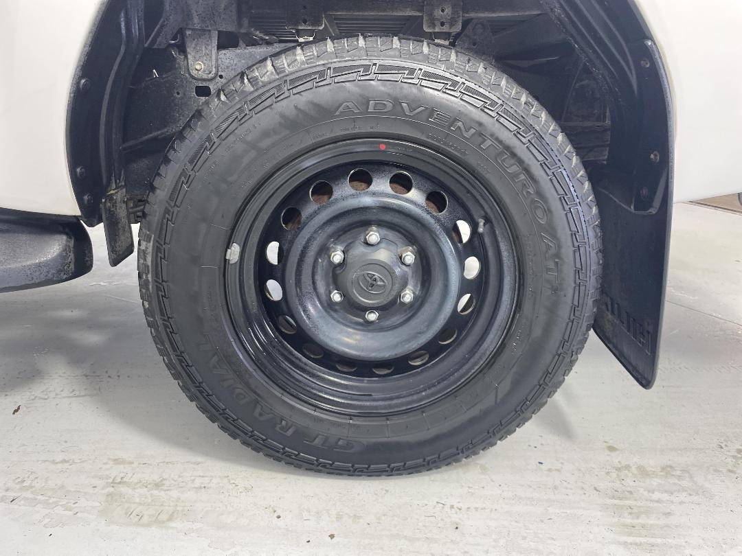 Photo '11' of Toyota Hilux