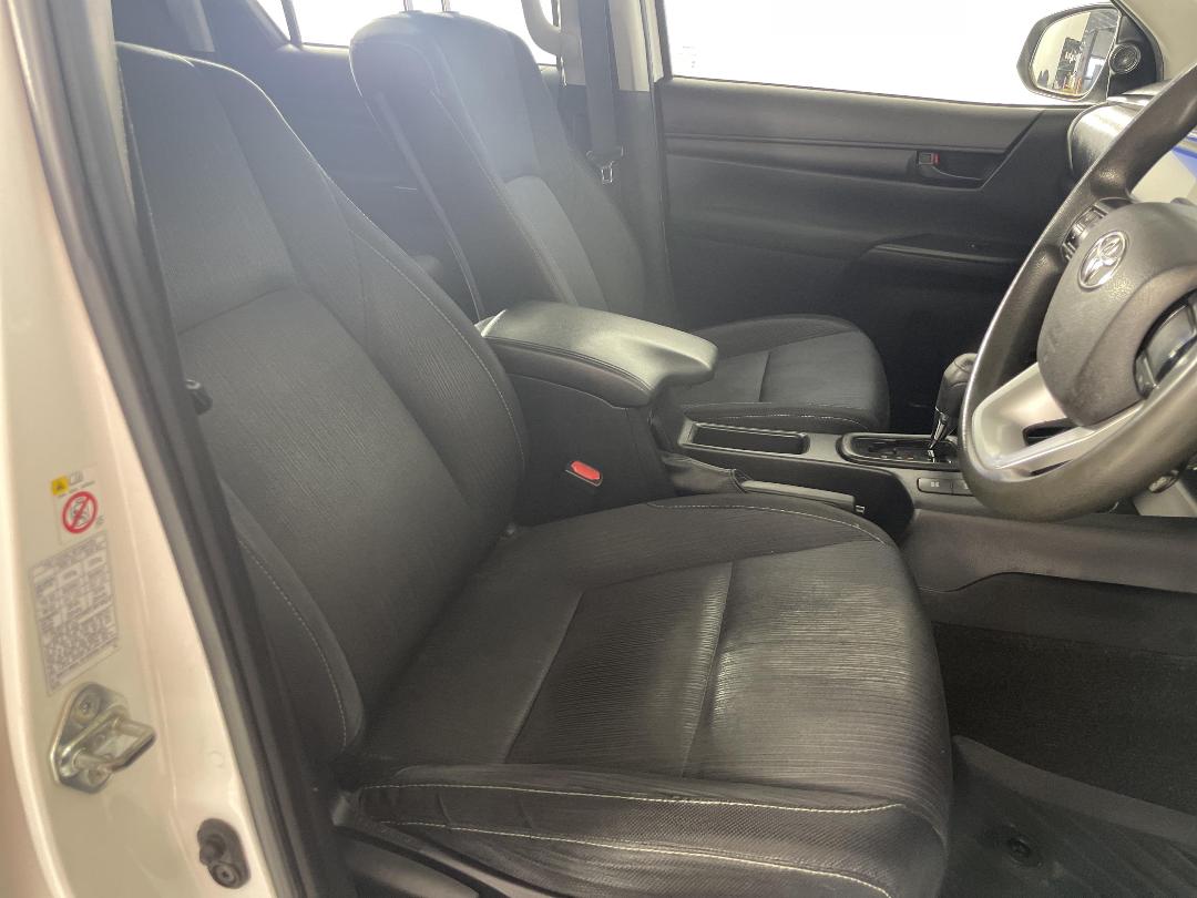 Photo '16' of Toyota Hilux