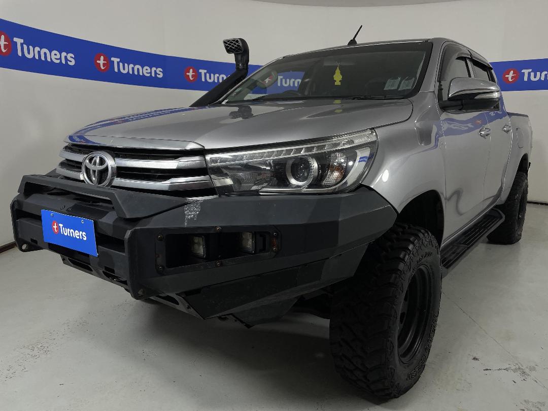 Photo '3' of Toyota Hilux SR5 TD DC