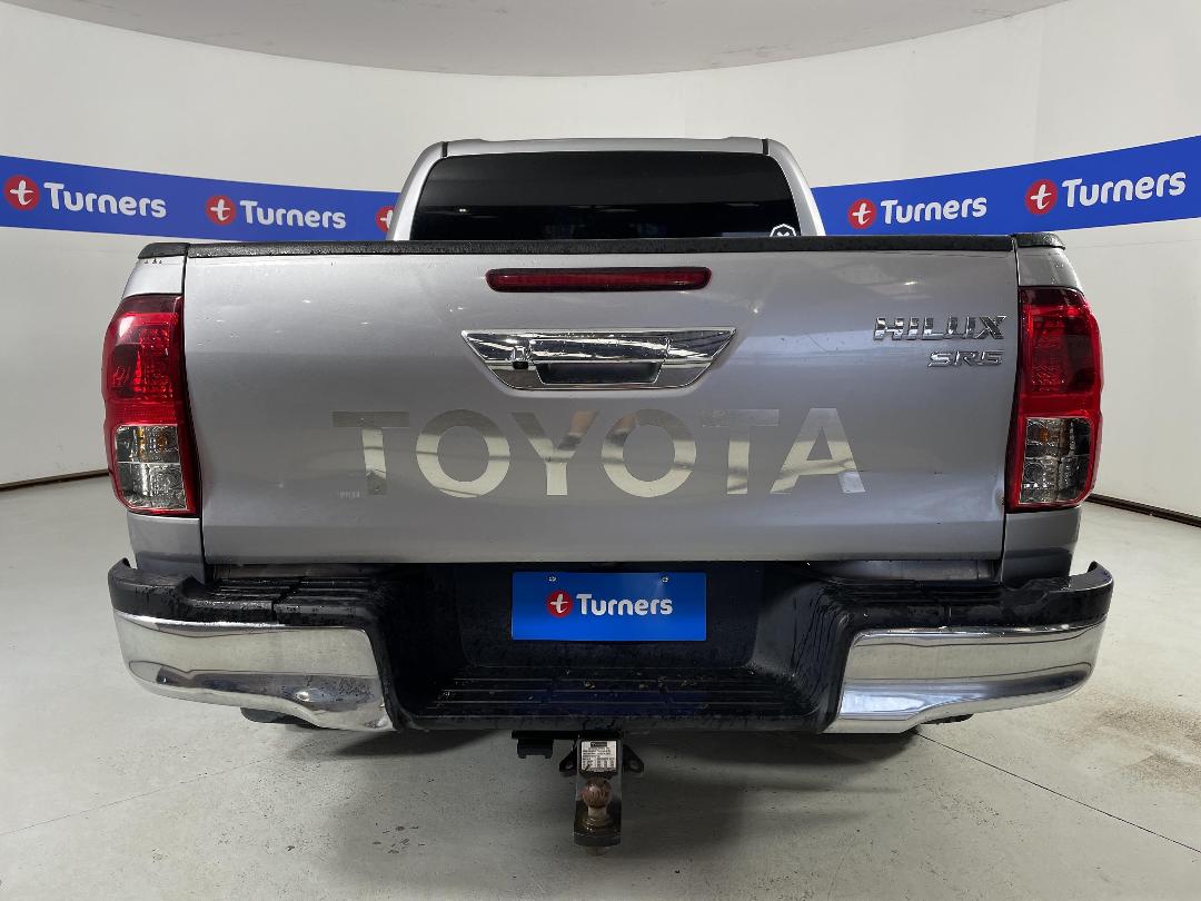 Photo '5' of Toyota Hilux SR5 TD DC