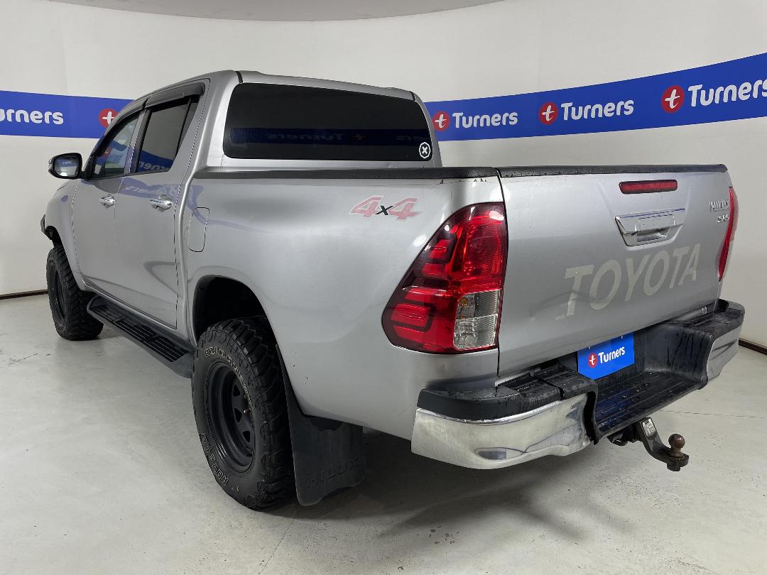 Photo '4' of Toyota Hilux SR5 TD DC