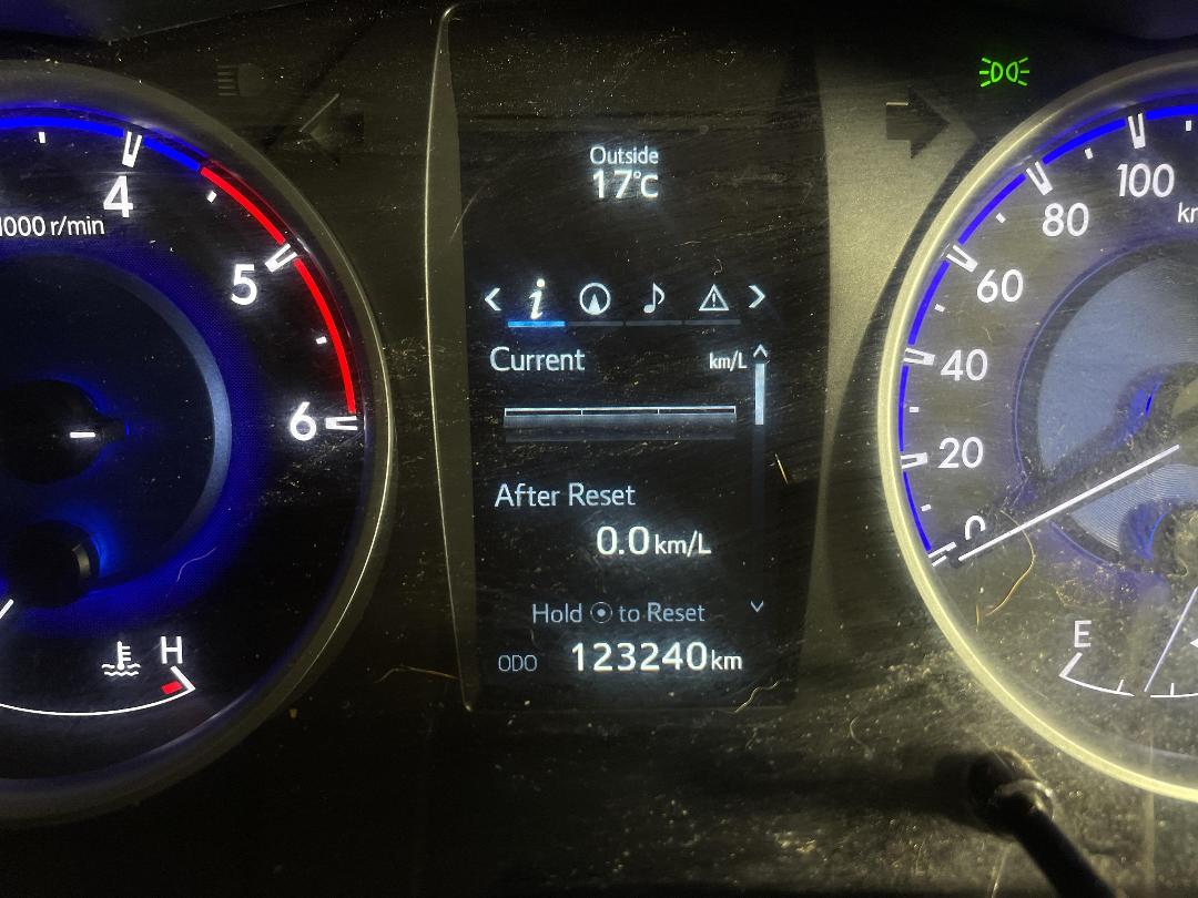 Photo '19' of Toyota Hilux SR5 TD DC