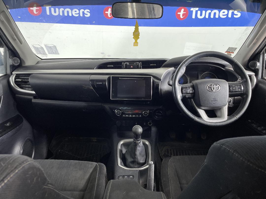 Photo '15' of Toyota Hilux SR5 TD DC