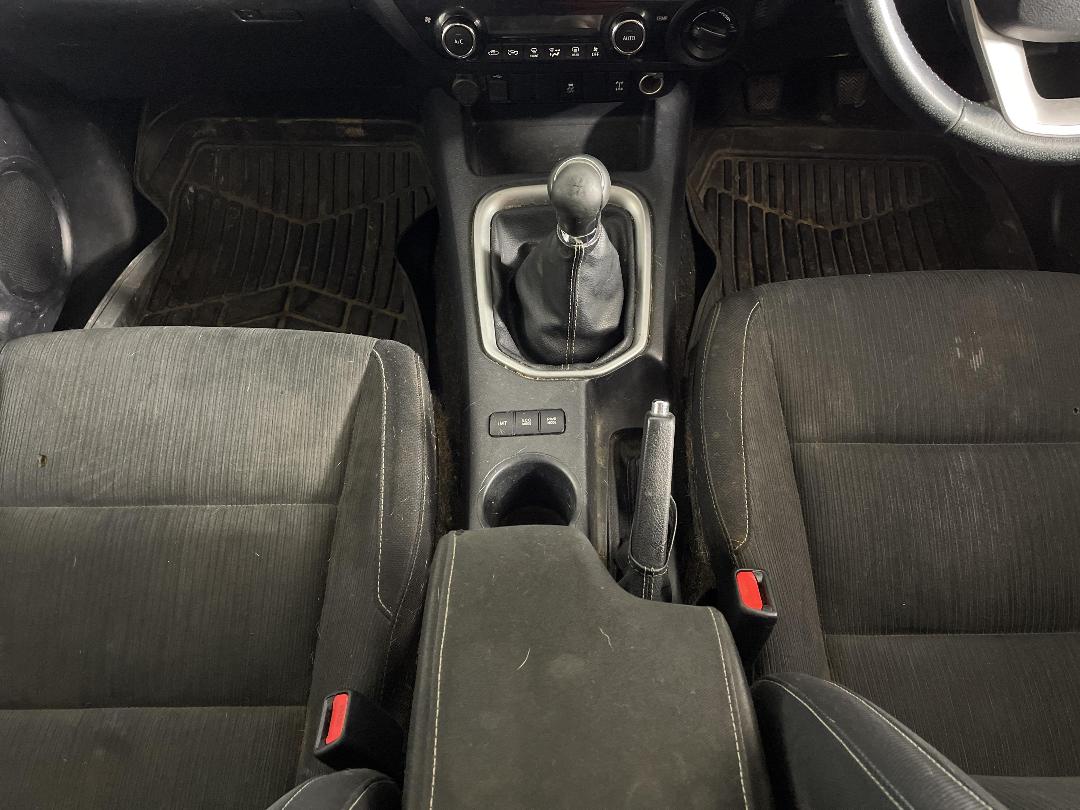 Photo '16' of Toyota Hilux SR5 TD DC