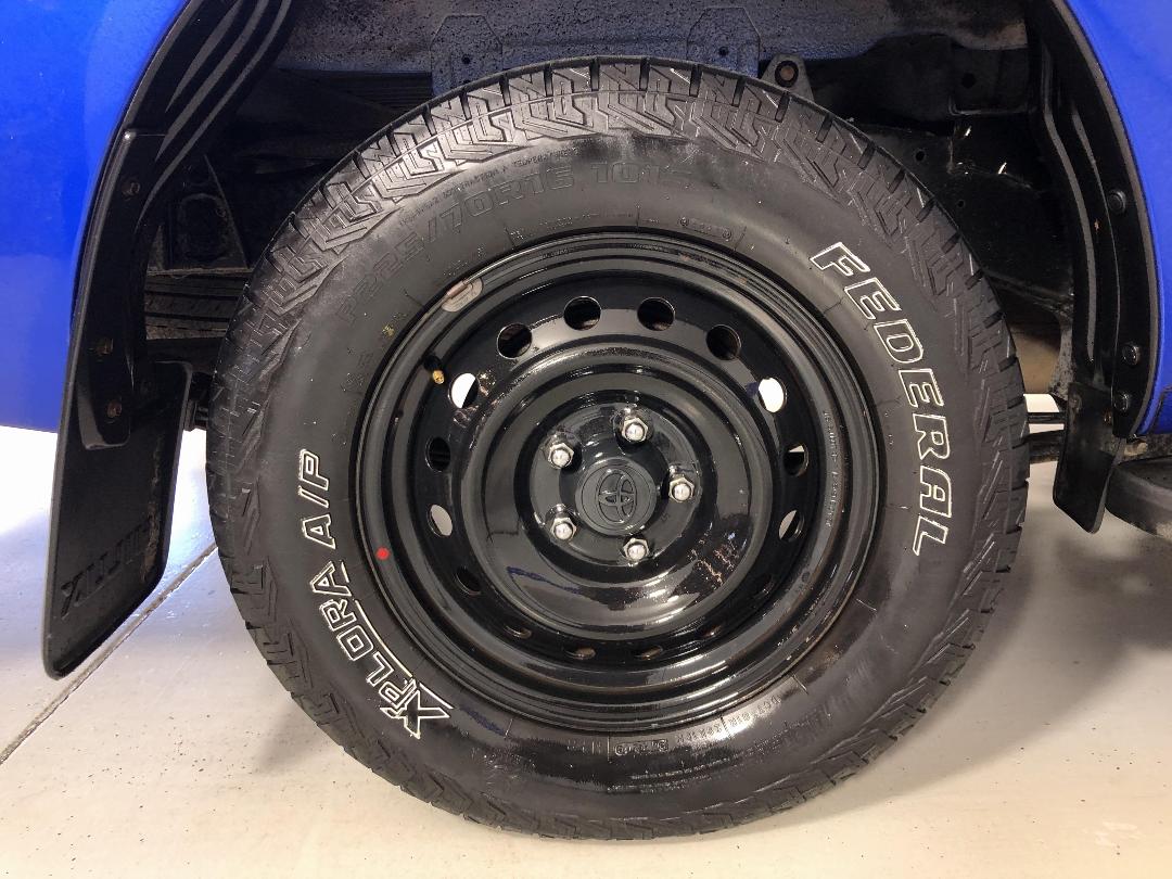 Photo '12' of Toyota Hilux