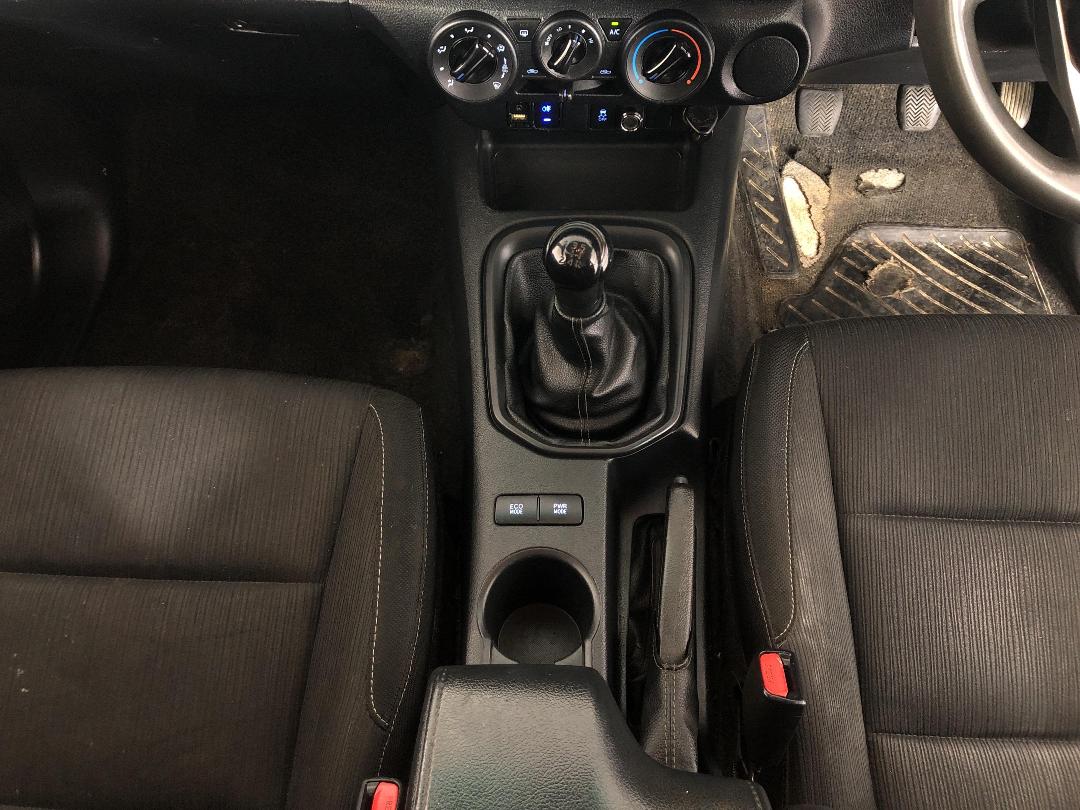 Photo '18' of Toyota Hilux