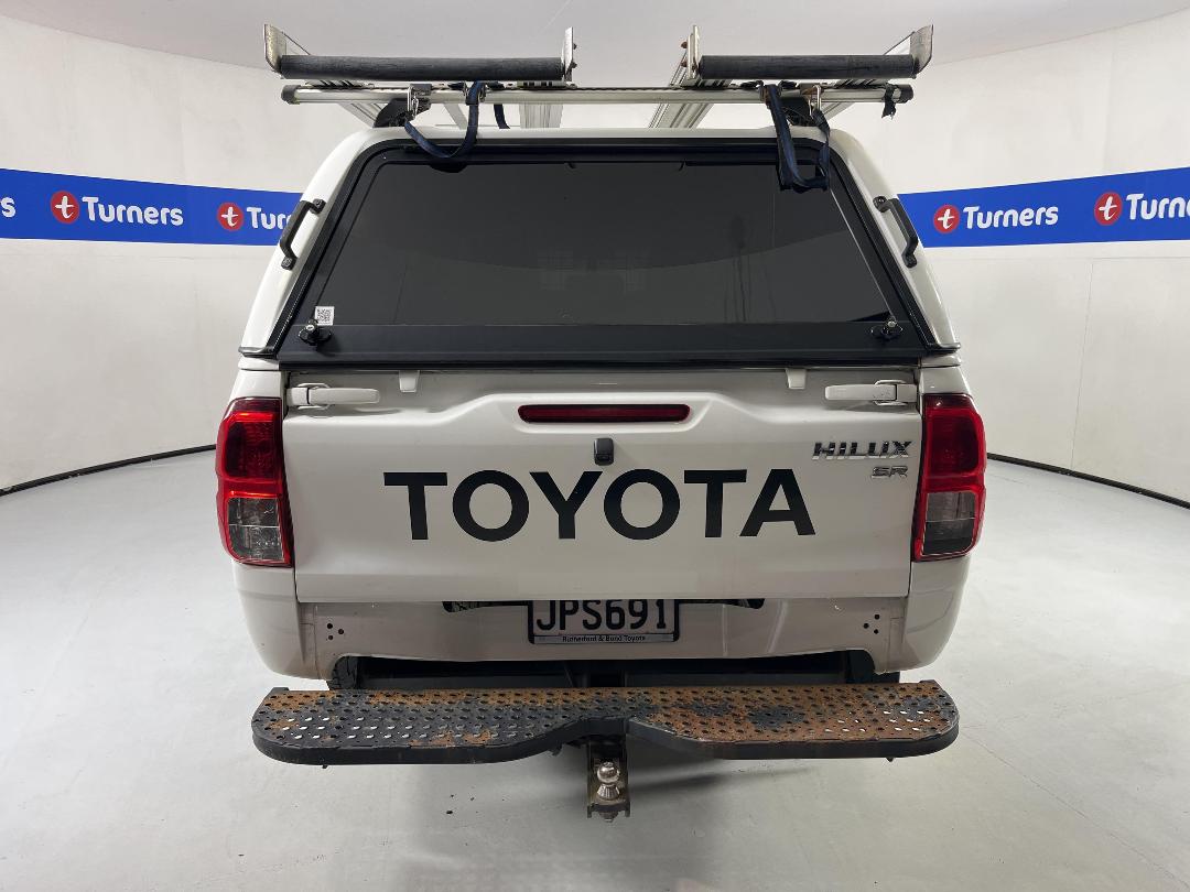 Photo '6' of Toyota Hilux