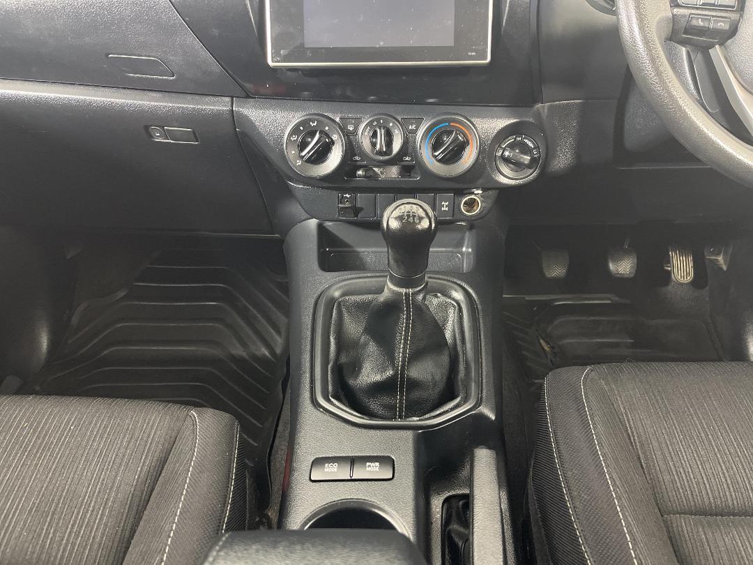 Photo '18' of Toyota Hilux