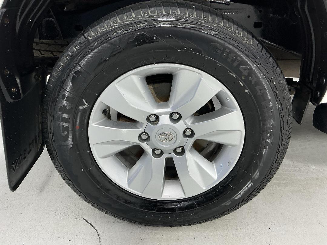 Photo '12' of Toyota Hilux Photo '12' of Toyota Hilux