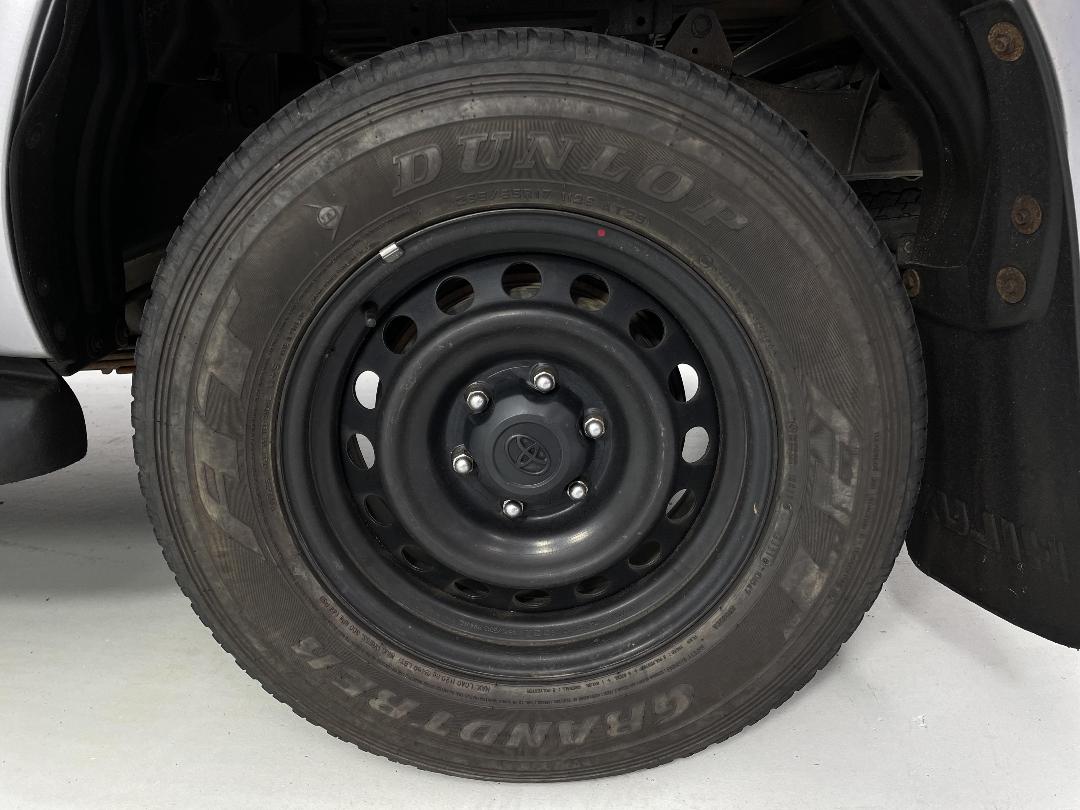 Photo '11' of Toyota Hilux