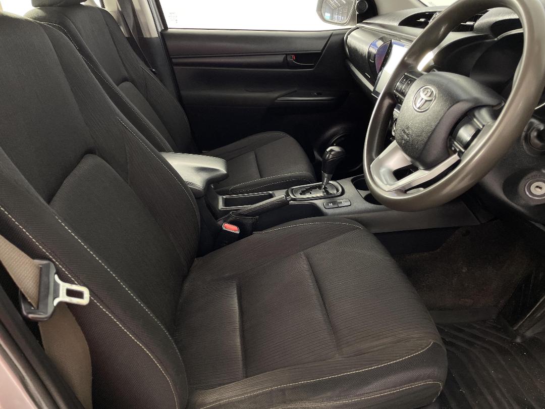 Photo '16' of Toyota Hilux