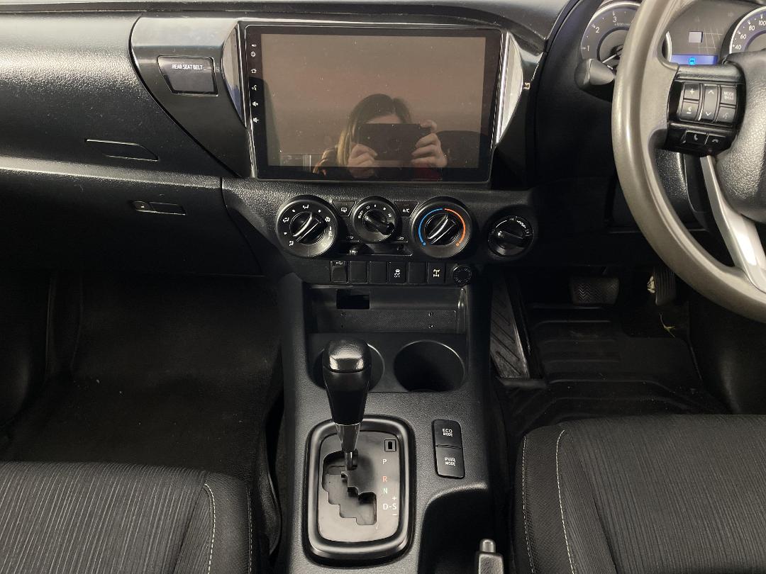 Photo '18' of Toyota Hilux