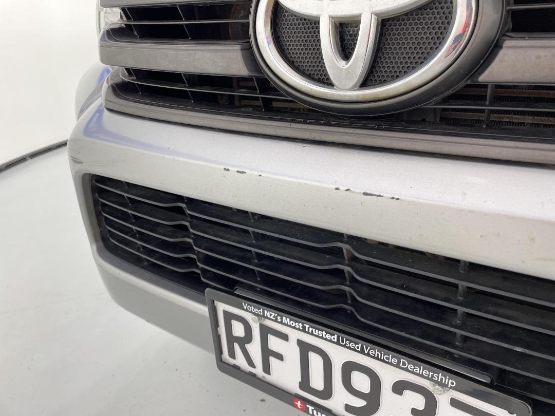 Photo '32' of Toyota Hilux
