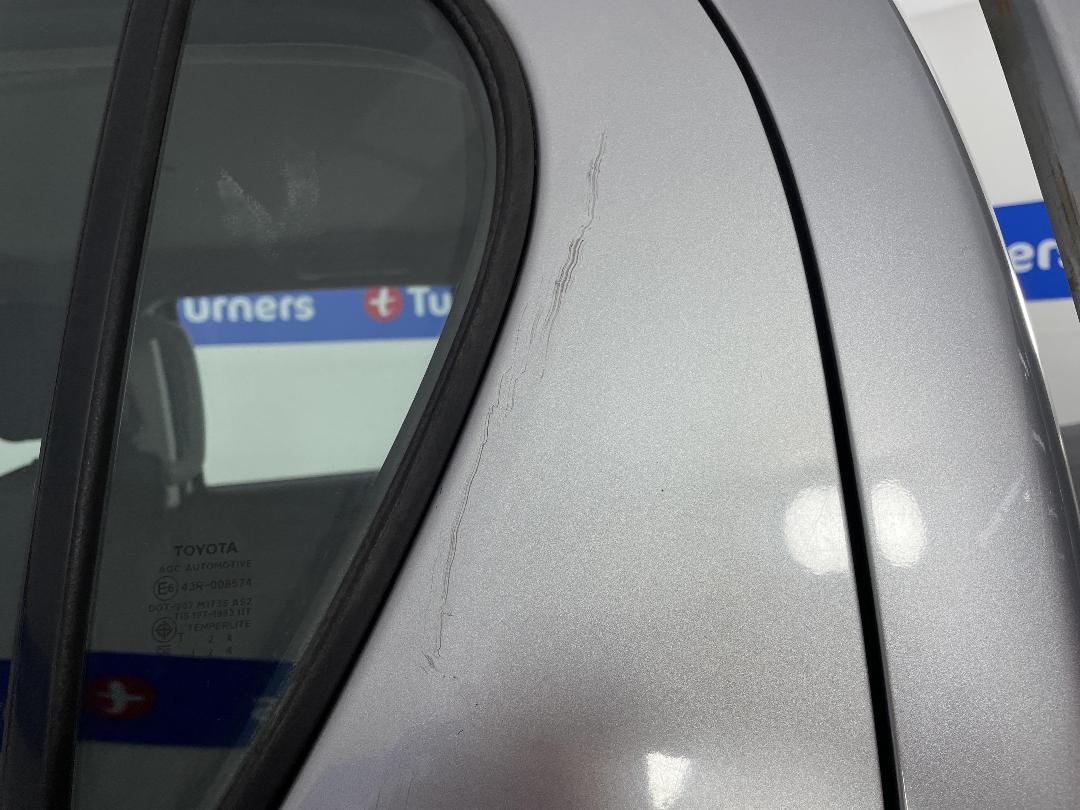 Photo '34' of Toyota Hilux