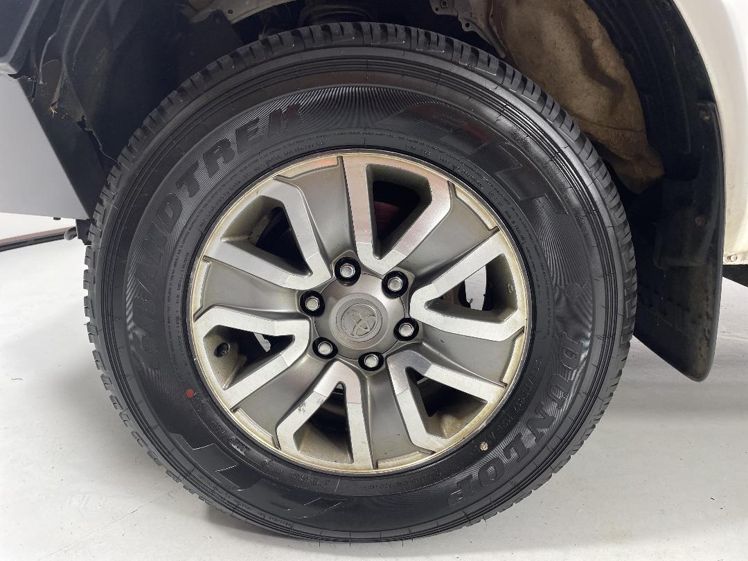 Photo '10' of Toyota Hilux