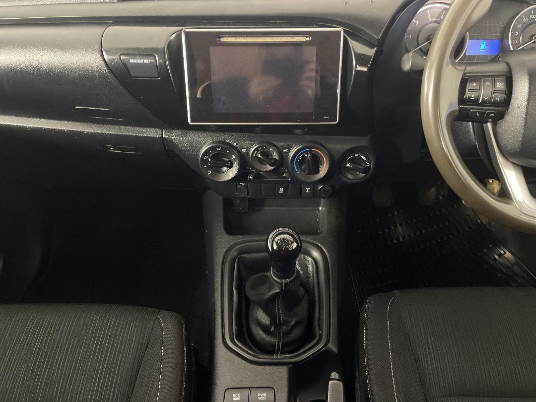 Photo '18' of Toyota Hilux