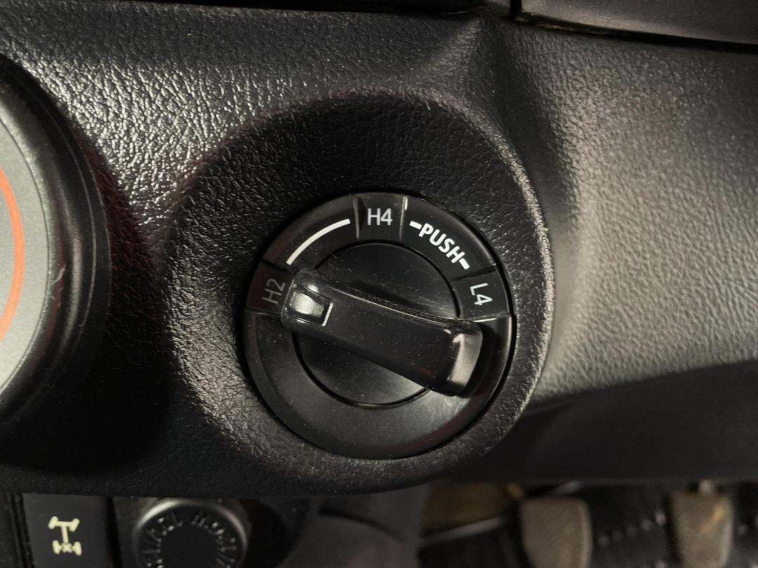 Photo '26' of Toyota Hilux