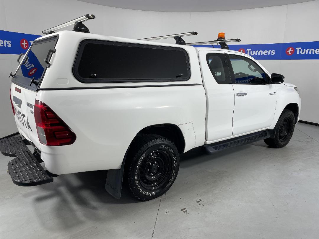 Photo '7' of Toyota Hilux Photo '7' of Toyota Hilux