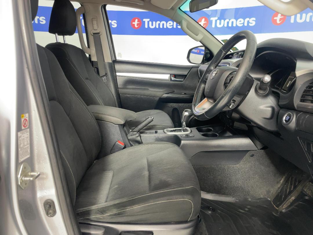 Photo '16' of Toyota Hilux