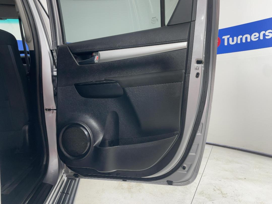 Photo '19' of Toyota Hilux