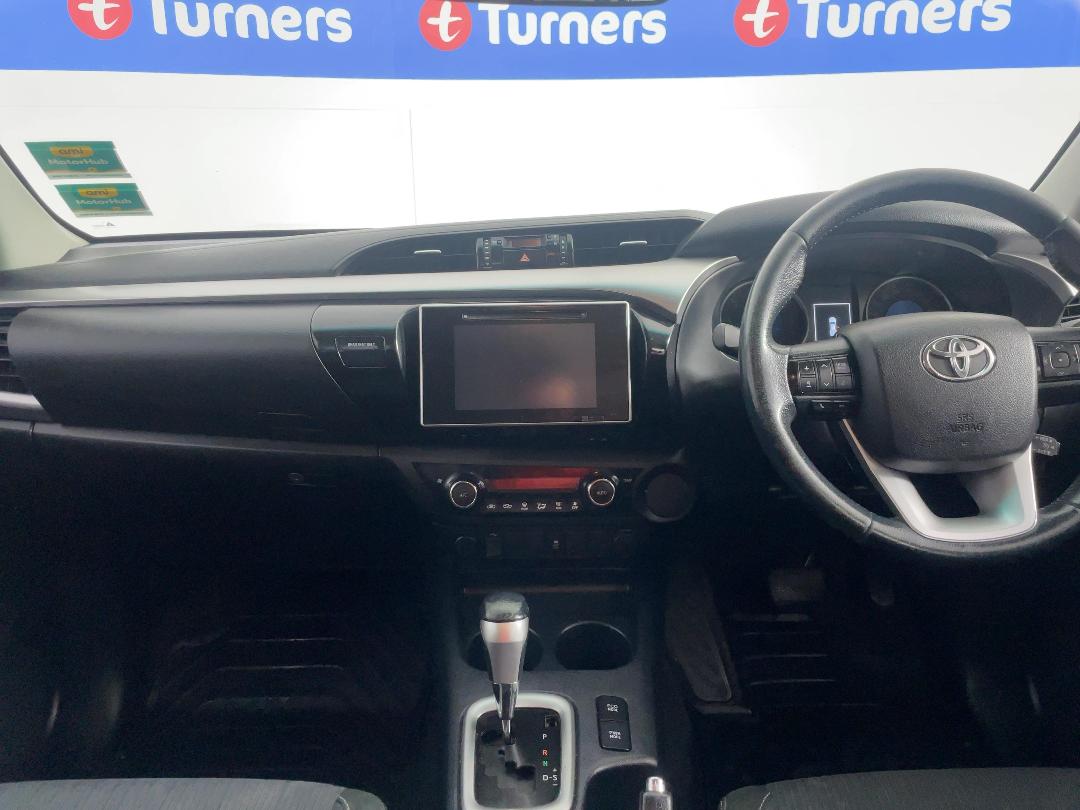 Photo '17' of Toyota Hilux