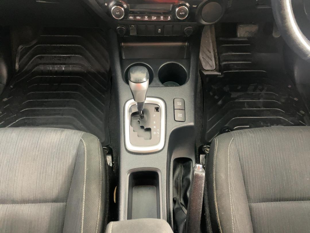 Photo '18' of Toyota Hilux