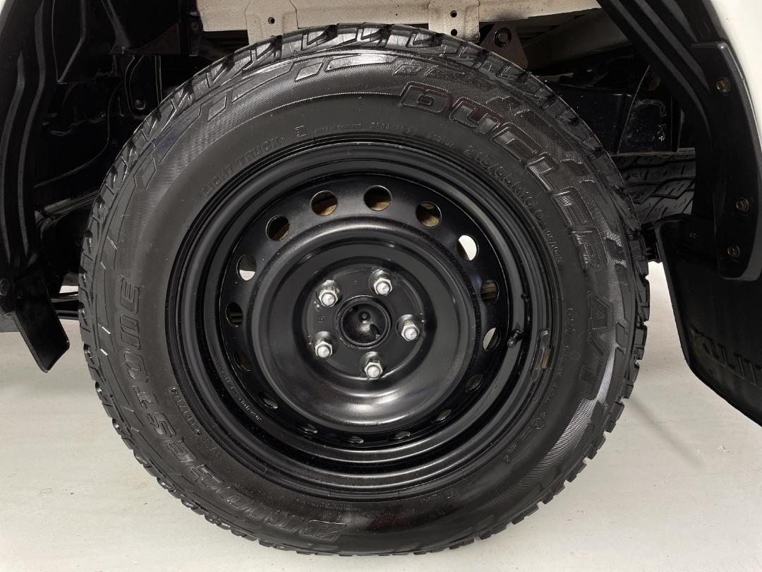 Photo '11' of Toyota Hilux