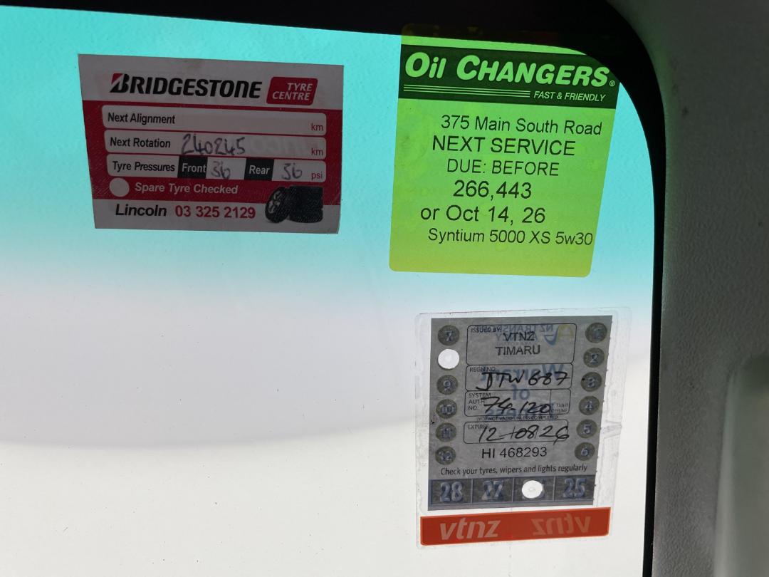 Photo '28' of Toyota Hilux