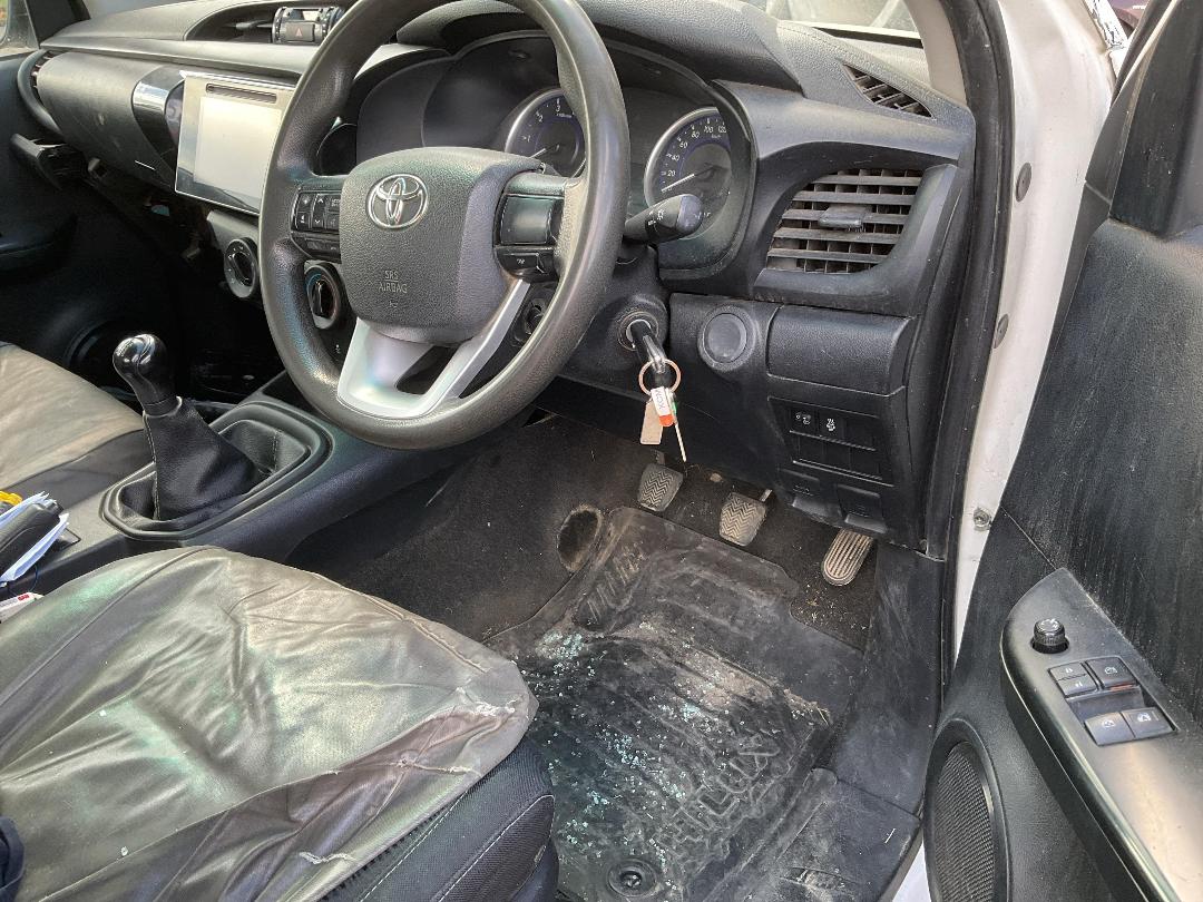 Photo '5' of Toyota Hilux SR TD EC Photo '5' of Toyota Hilux SR TD EC