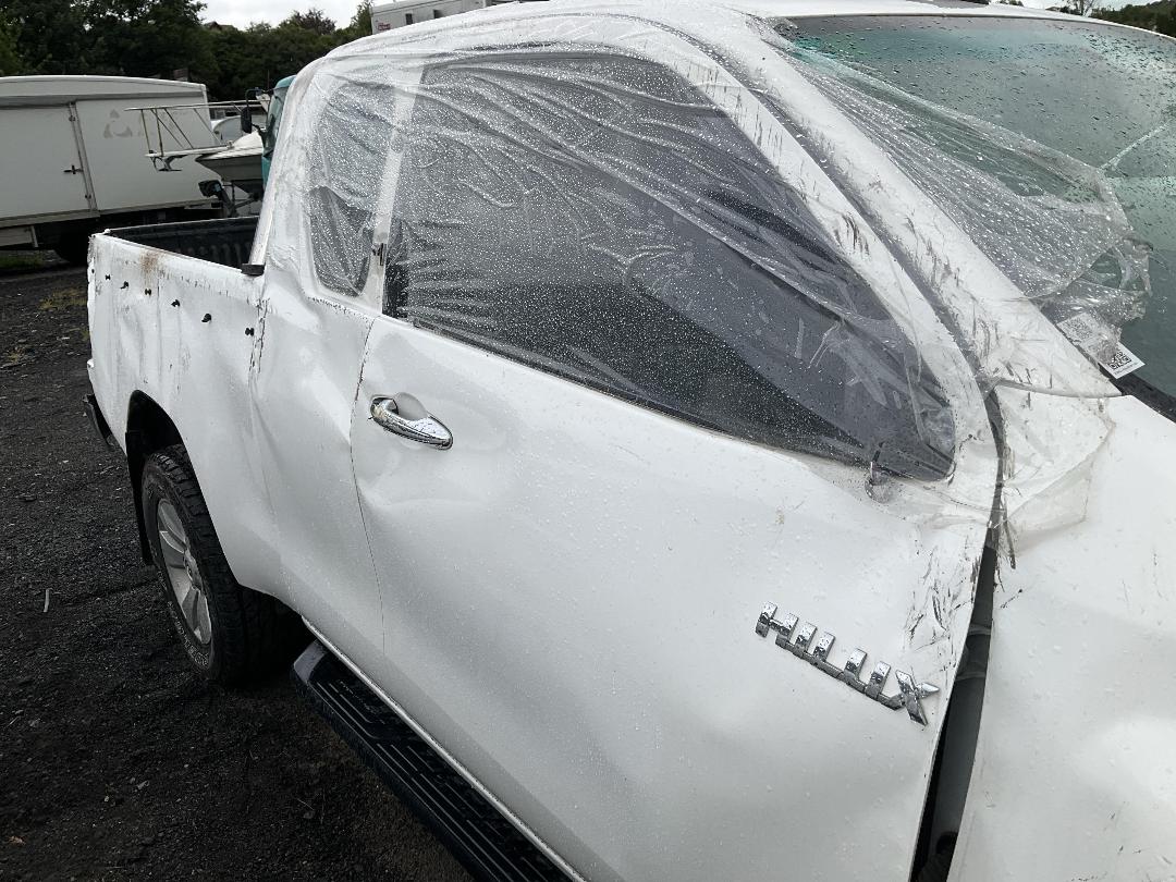 Photo '17' of Toyota Hilux SR TD EC Photo '17' of Toyota Hilux SR TD EC