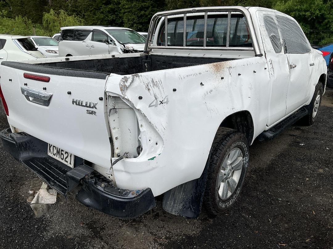 Photo '2' of Toyota Hilux SR TD EC Photo '2' of Toyota Hilux SR TD EC