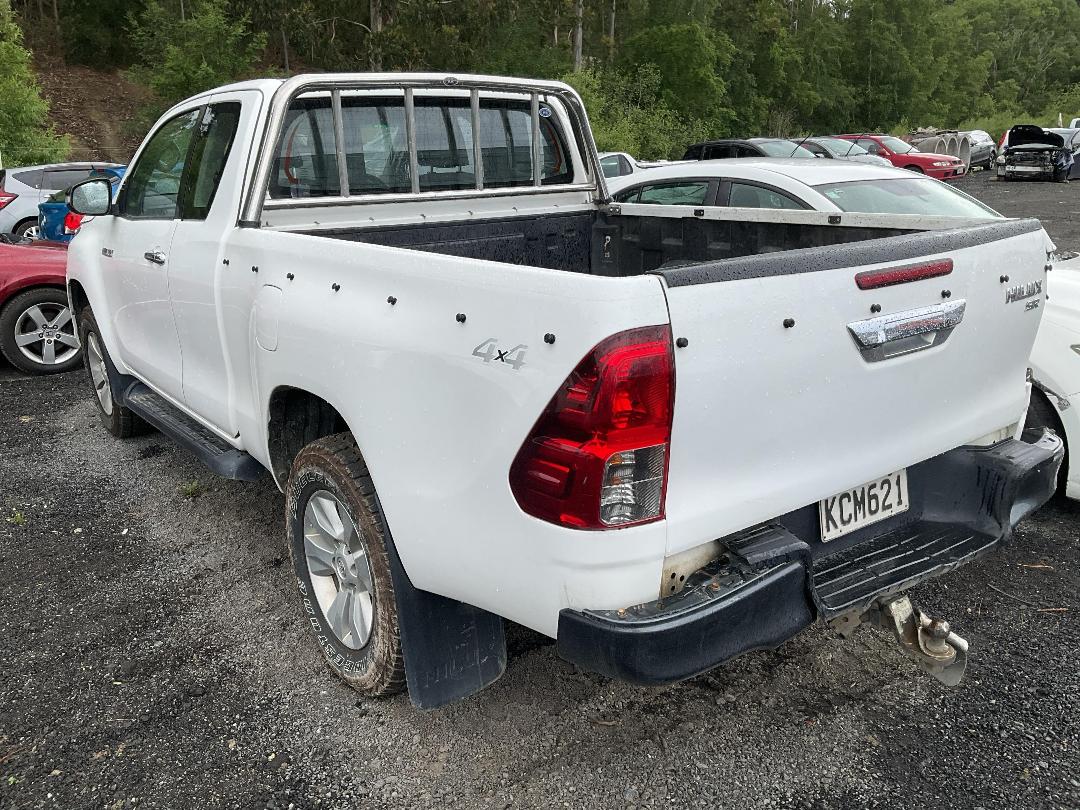 Photo '3' of Toyota Hilux SR TD EC Photo '3' of Toyota Hilux SR TD EC