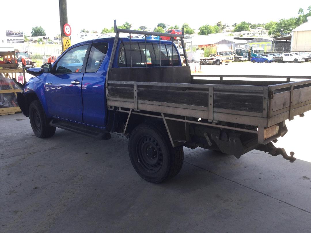 Photo '6' of Toyota Hilux SR TD EC/CC Photo '6' of Toyota Hilux SR TD EC/CC