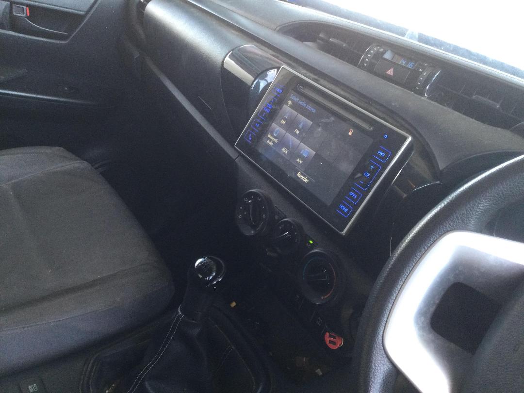 Photo '2' of Toyota Hilux SR TD EC/CC Photo '2' of Toyota Hilux SR TD EC/CC