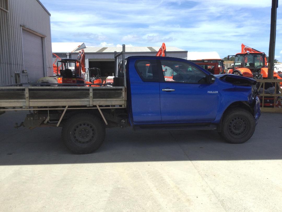 Photo '9' of Toyota Hilux SR TD EC/CC Photo '9' of Toyota Hilux SR TD EC/CC