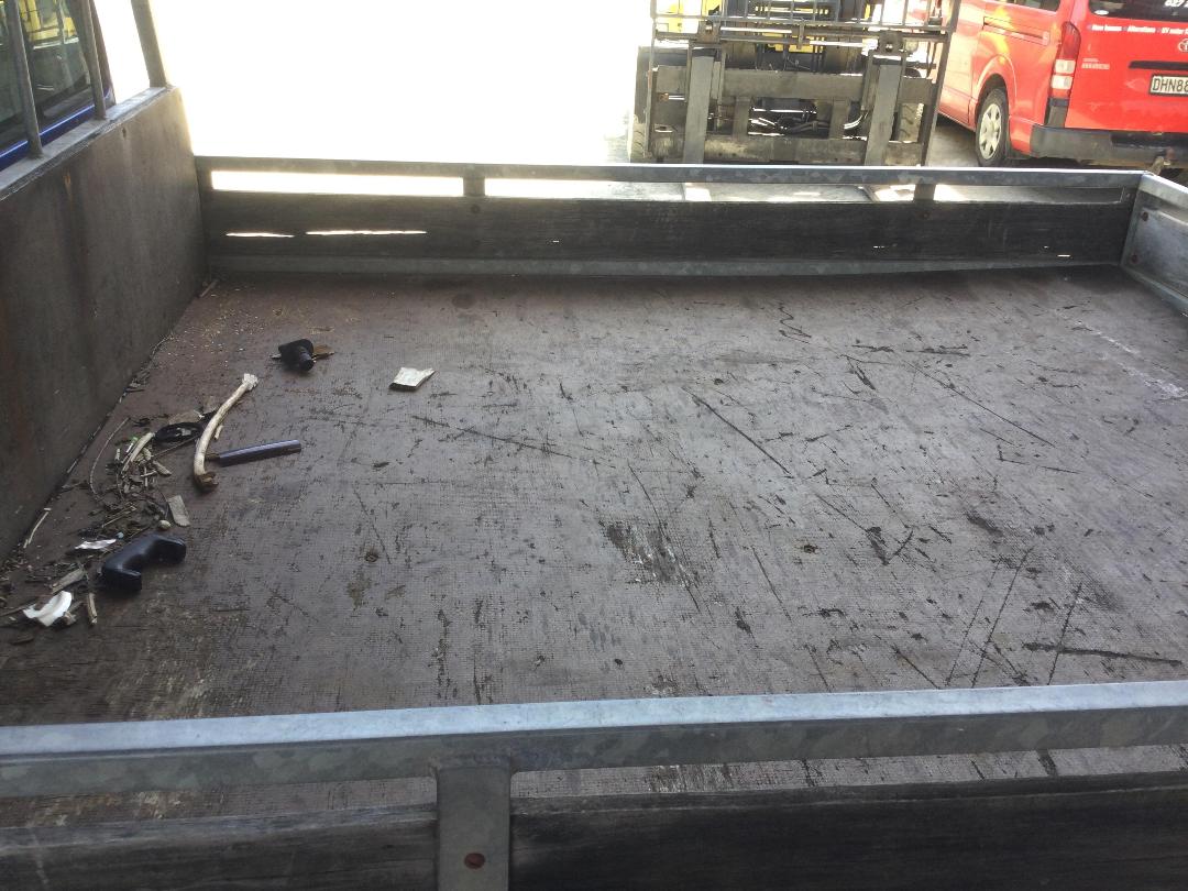 Photo '15' of Toyota Hilux SR TD EC/CC Photo '15' of Toyota Hilux SR TD EC/CC