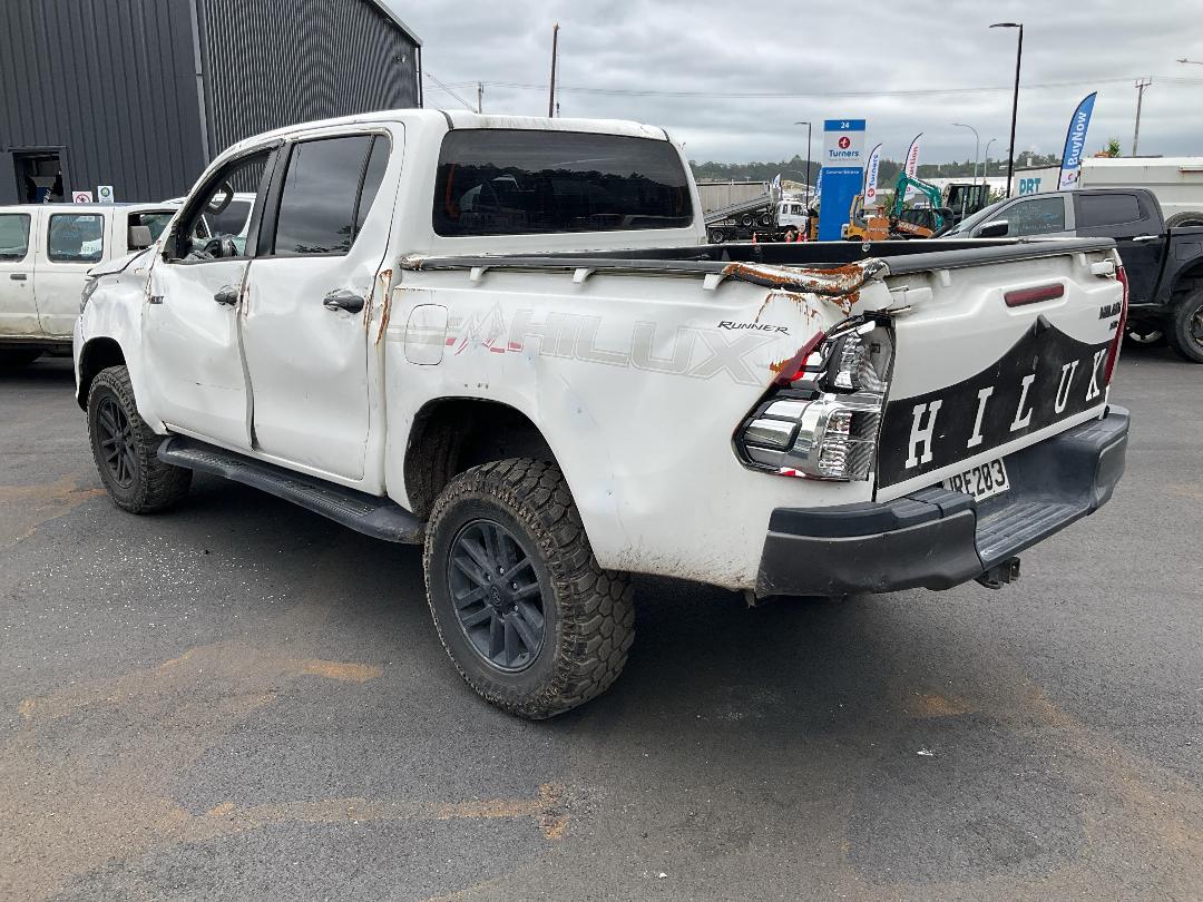 Photo '3' of Toyota Hilux SR TD DC Photo '3' of Toyota Hilux SR TD DC