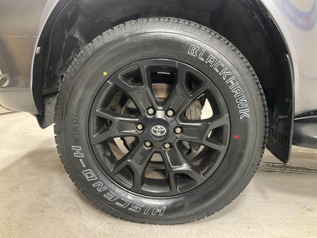 Photo '10' of Toyota Hilux