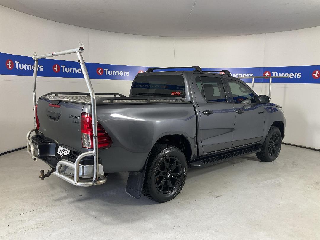 Photo '7' of Toyota Hilux