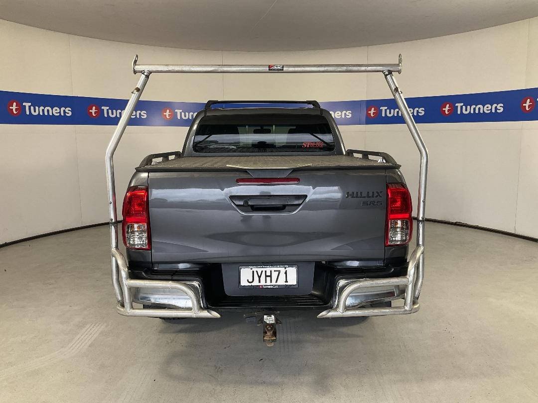 Photo '6' of Toyota Hilux